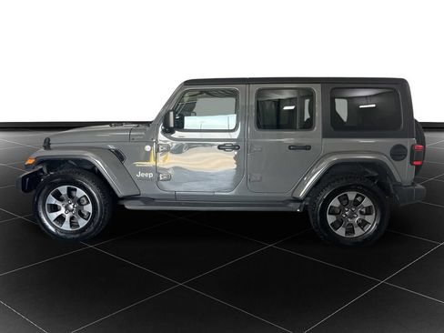 Used 2018 Jeep Wrangler Unlimited Sahara AWD/4WD image 2
