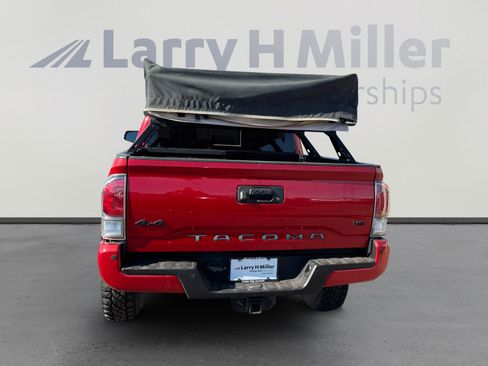 Used 2021 Toyota Tacoma TRD Off-Road w/ Technology Package image 4