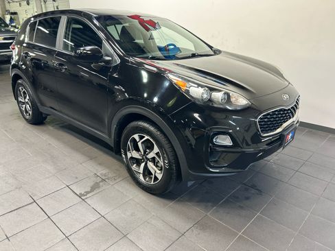 Used 2020 Kia Sportage LX AWD/4WD image 2