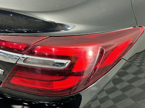 Used 2016 Buick Regal image 32