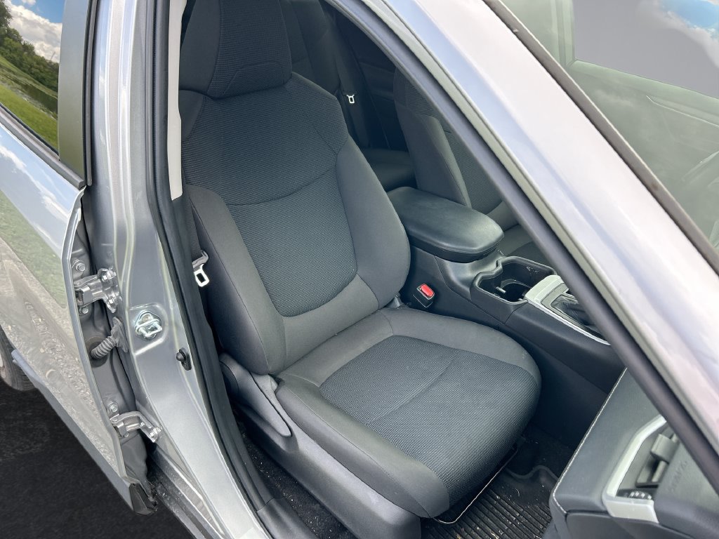 Used 2024 Toyota RAV4 LE FWD image 30