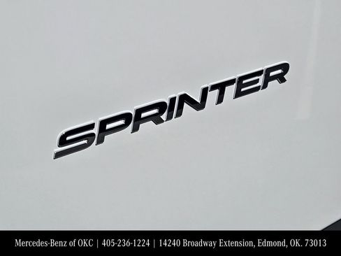 Used 2025 Mercedes-Benz Sprinter 2500 image 9