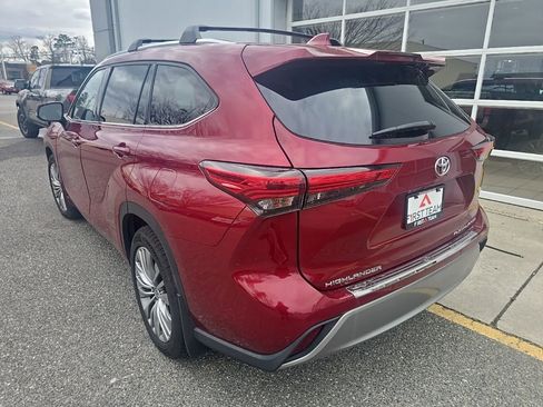 Used 2021 Toyota Highlander Platinum image 7