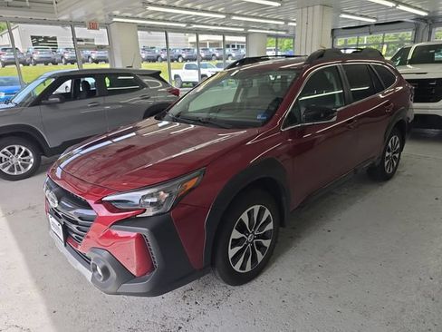 Used 2025 Subaru Outback Limited AWD/4WD image 2