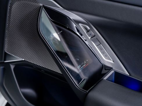 Used 2025 BMW 740i w/ Premium Package image 57