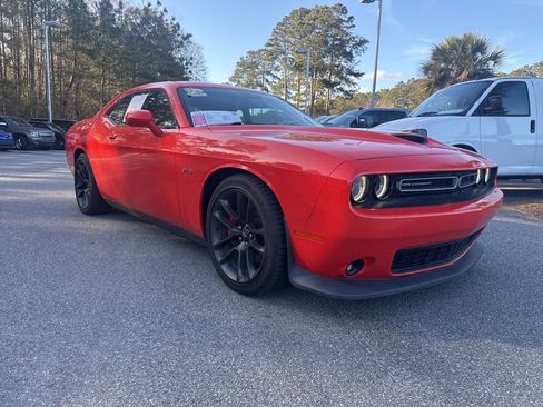 Used 2023 Dodge Challenger R/T w/ Plus Package image 3