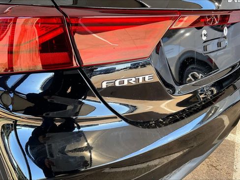 Used 2023 Kia Forte LXS image 11