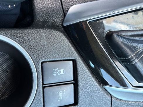 Used 2019 Toyota Corolla SE FWD image 15