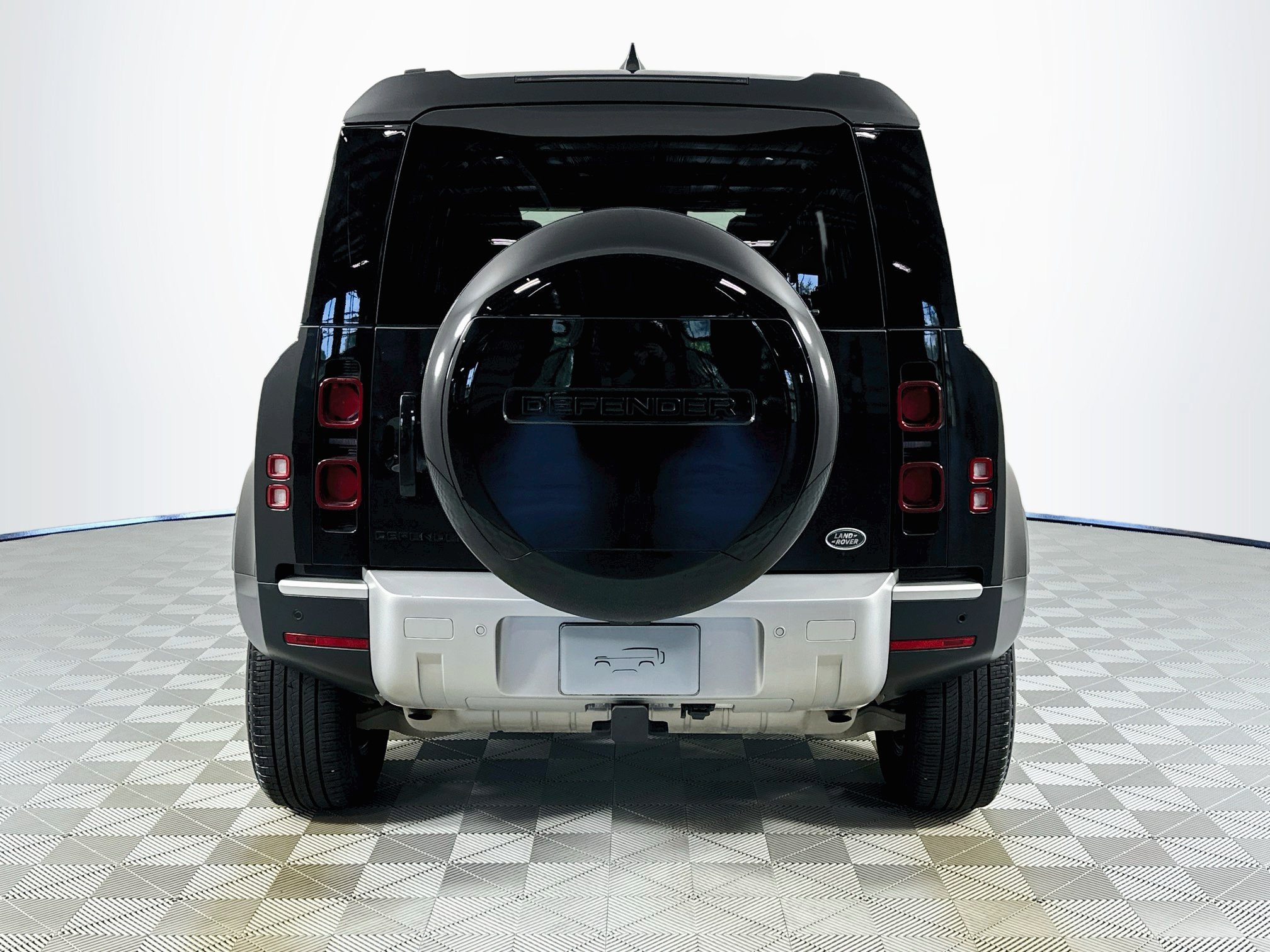 Certified 2023 Land Rover Defender 110 S AWD/4WD image 6