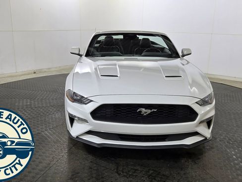 Used 2022 Ford Mustang Premium image 2