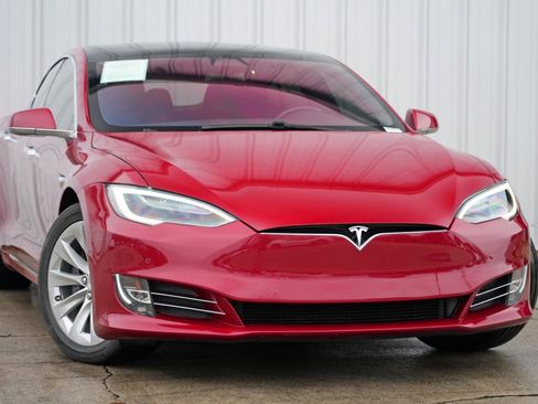 Used 2018 Tesla Model S 75D image 2