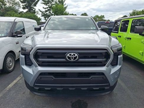 Used 2024 Toyota Tacoma SR AWD/4WD image 2