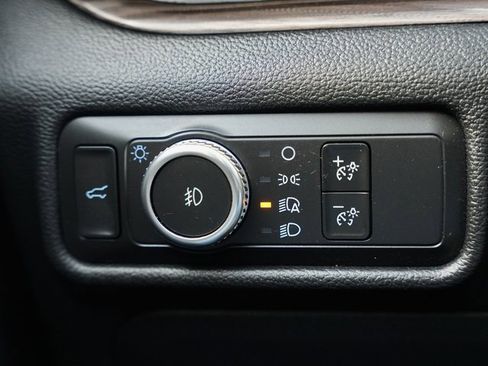 Used 2020 Ford Explorer Limited image 27