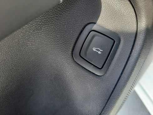 Used 2023 Cadillac CT4 Luxury w/ Sun And Sound Package RWD image 21