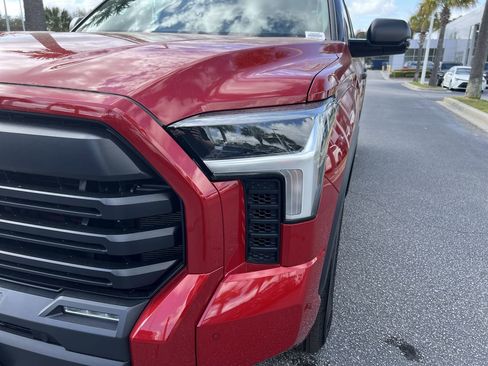 Used 2022 Toyota Tundra SR5 w/ SR5 Convenience Package image 6