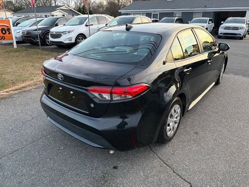 Used 2020 Toyota Corolla L FWD image 11