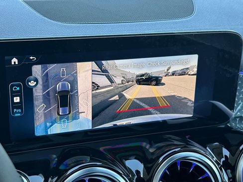 New 2026 Mercedes-Benz GLB 250 image 18