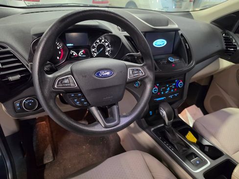 Used 2019 Ford Escape SE FWD image 4