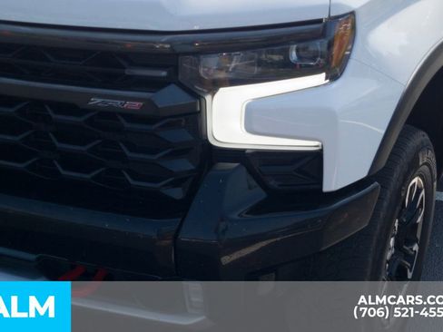 Used 2023 Chevrolet Silverado 1500 ZR2 image 13