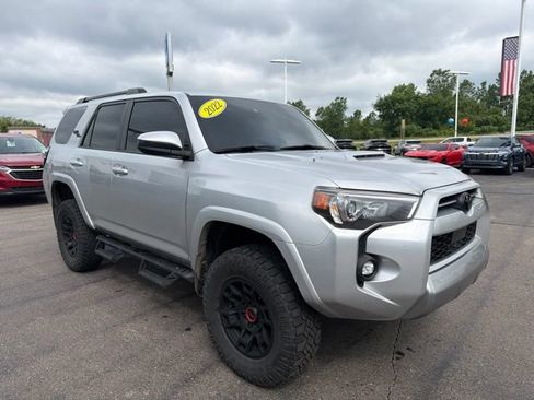 Used 2022 Toyota 4Runner TRD Off-Road w/ TRD Black Wheel Package (TMS) AWD/4WD image 3