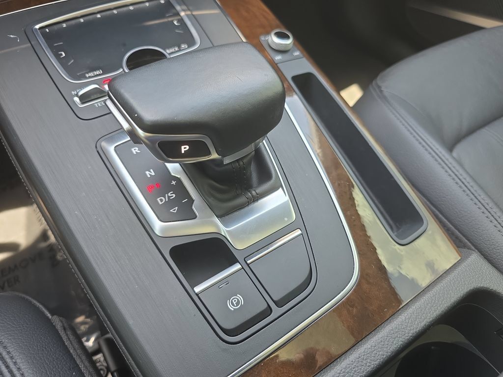 Used 2020 Audi Q5 Premium Plus w/ Premium Plus Package AWD/4WD image 22