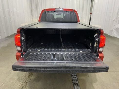 Certified 2018 Toyota Tacoma TRD Off-Road image 11