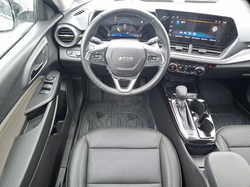 Used 2024 Chevrolet Trax ACTIV w/ Driver Confidence Package image 11
