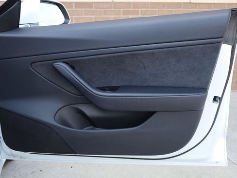 Used 2018 Tesla Model 3 Long Range RWD image 25