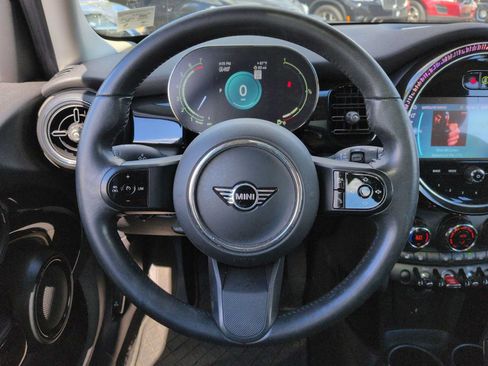 Certified 2024 MINI Cooper 4-Door Hardtop FWD image 25