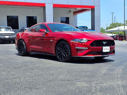 Used 2022 Ford Mustang GT Premium w/ Equipment Group 401A RWD image 4