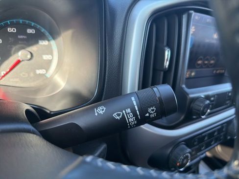 Used 2020 Chevrolet Colorado LT w/ Safety Package image 21