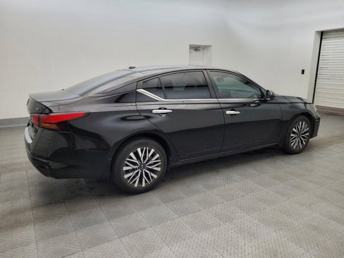 Used 2023 Nissan Altima 2.5 SV AWD/4WD image 10