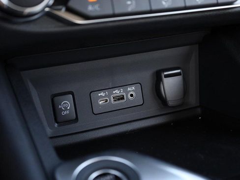 New 2025 Nissan Sentra SV image 14