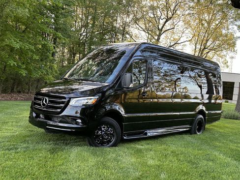 Used 2024 Mercedes-Benz Sprinter 3500 image 10