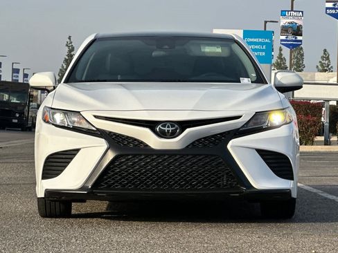 Used 2020 Toyota Camry SE image 10