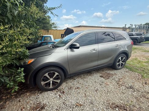 Used 2016 Kia Sorento EX w/ EX Premium Package FWD image 1