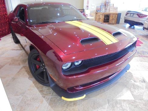 Used 2020 Dodge Challenger SRT Hellcat RWD image 5