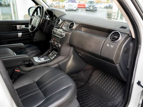 Used 2016 Land Rover LR4 HSE Silver Edition AWD/4WD image 31