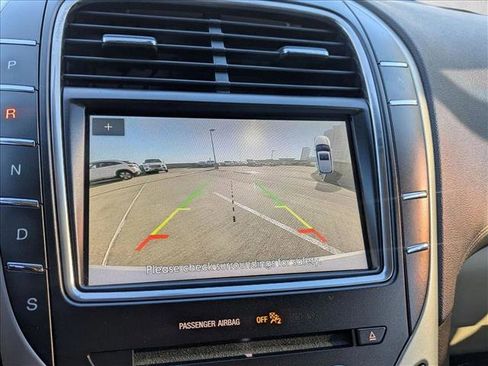 Used 2019 Lincoln Nautilus Reserve image 11