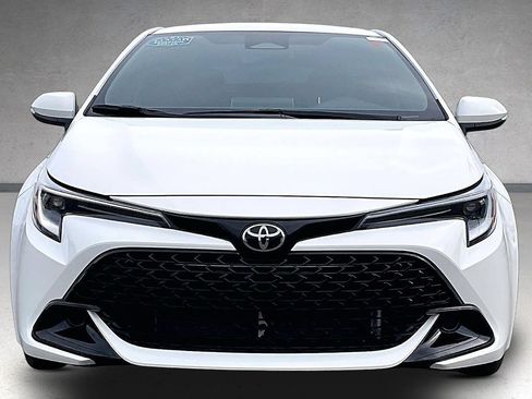 Used 2024 Toyota Corolla SE w/ SE Package FWD image 3