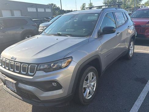 Used 2022 Jeep Compass Latitude w/ Convenience Group AWD/4WD image 1