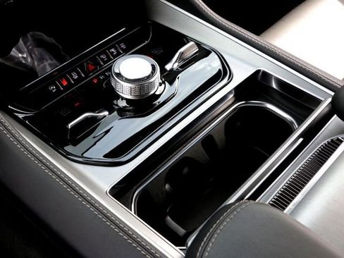 New 2026 Jeep Grand Wagoneer Limited image 15