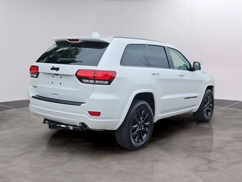 Used 2022 Jeep Grand Cherokee Laredo X AWD/4WD image 4