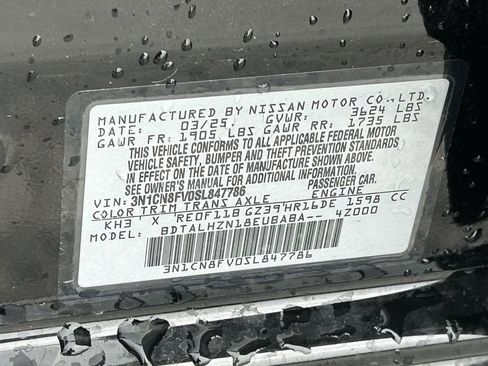 Used 2025 Nissan Versa SR w/ Trunk Package image 30