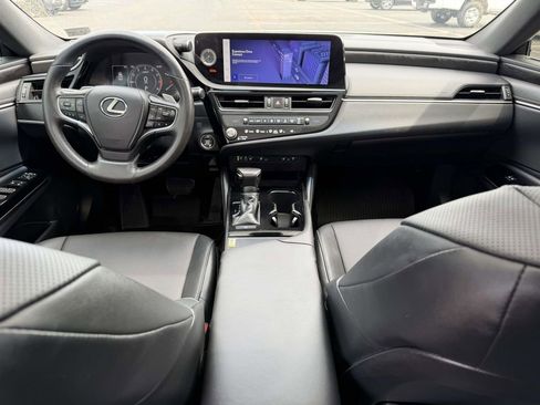 Used 2024 Lexus ES 350 w/ Premium Package FWD image 2