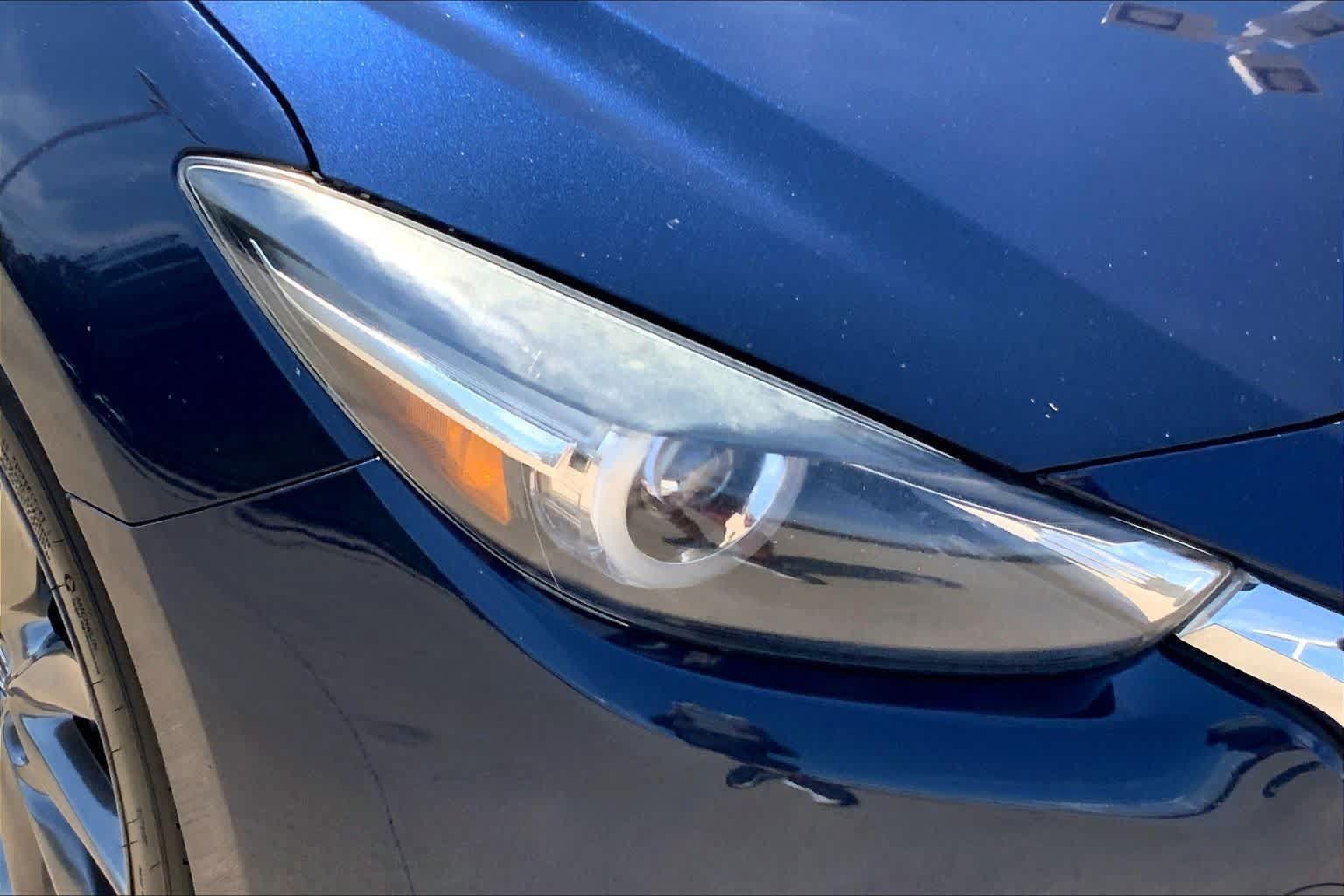 Used 2018 MAZDA MAZDA3 Grand Touring FWD image 25