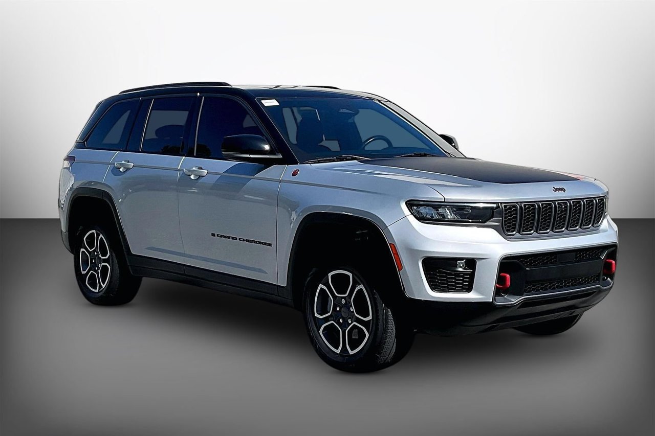 Certified 2022 Jeep Grand Cherokee Trailhawk w/ Luxury Tech Group III AWD/4WD image 1