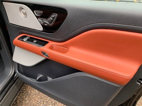 New 2026 Lincoln Aviator Reserve image 11