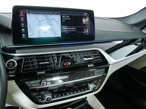 Used 2021 BMW M550i xDrive AWD/4WD image 13