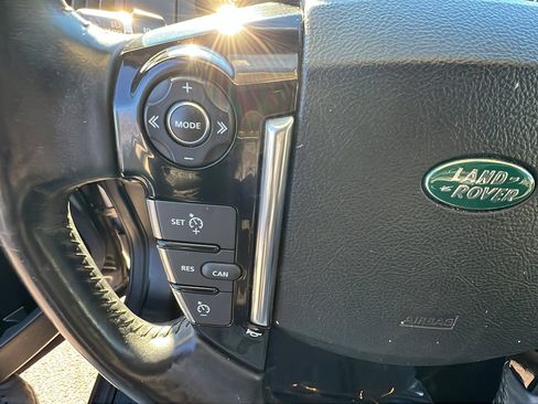 Used 2013 Land Rover LR2 image 28